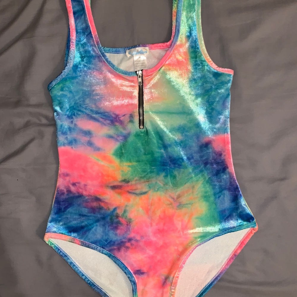 The dye velvet body suit